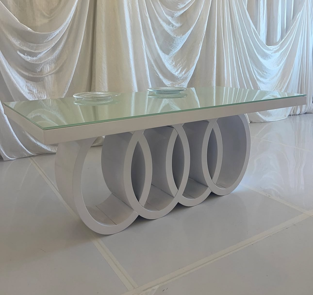 Outdoor Furniture Supplier - Fornitore per Matrimoni Vende Tavolo da