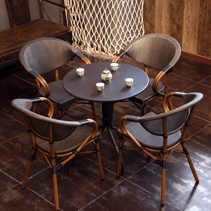 Set Moderno di Tavolo e Sedie  - Outdoor Furniture Table And Chairs recensione e prezzo