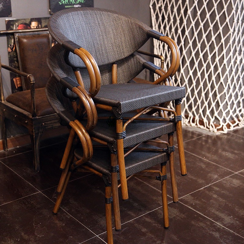 Set Moderno di Tavolo e Sedie  - Outdoor Furniture Table And Chairs recensione e prezzo